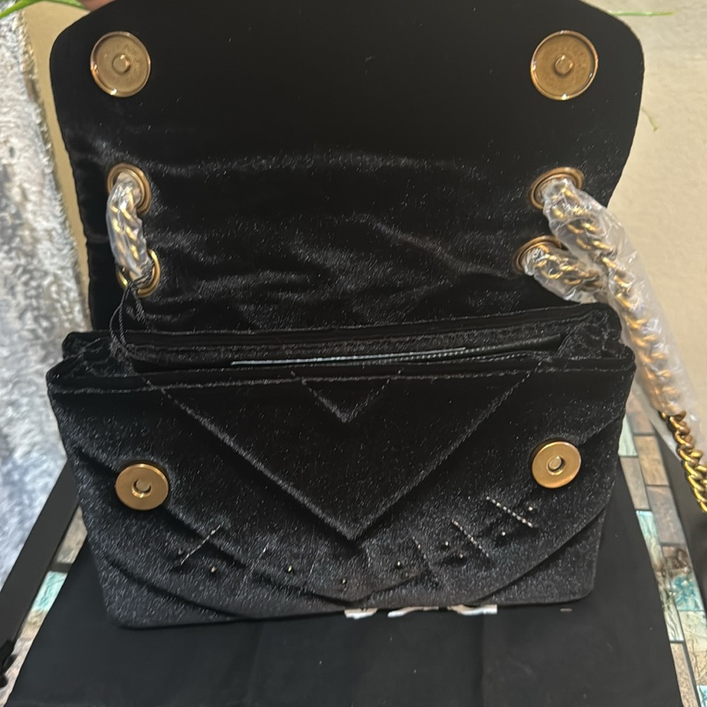 - Kurt Geiger London Mini Kensington Eye Quilted Velvet Crossbody Bag - Picture 5 of 13